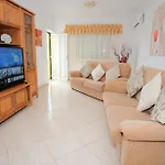 Apartamento T2 em condomínio fechado.