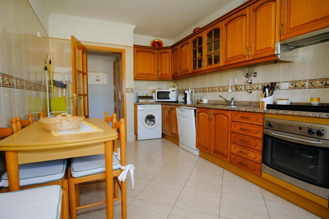 T2 Em Fechado. Appartement *